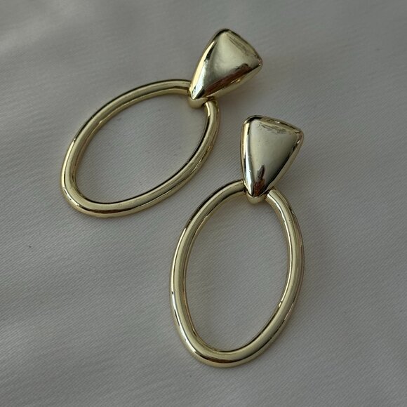 Vintage Gold Toned Oval Hoop Earrings - Picture 1 of 5